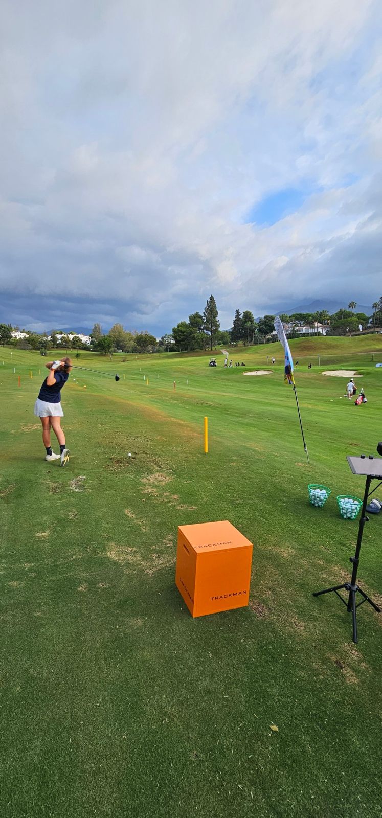 Jugadora del grupo Train entrenando con TrackMan